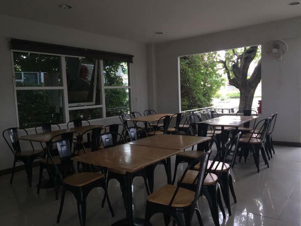 The Zell Hotell Buriram Eksteriør bilde