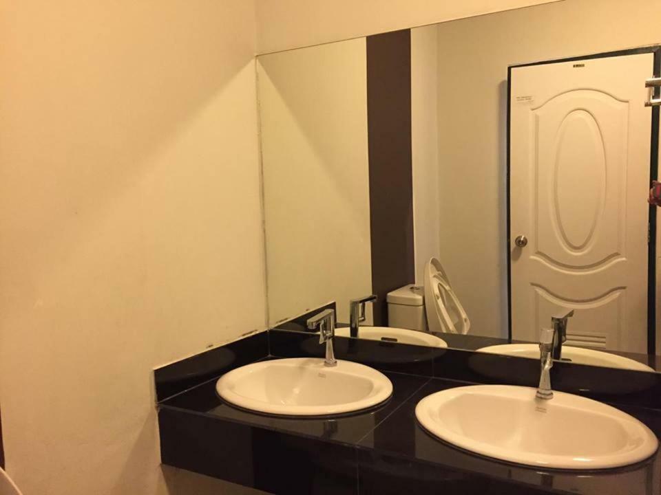 The Zell Hotell Buriram Eksteriør bilde